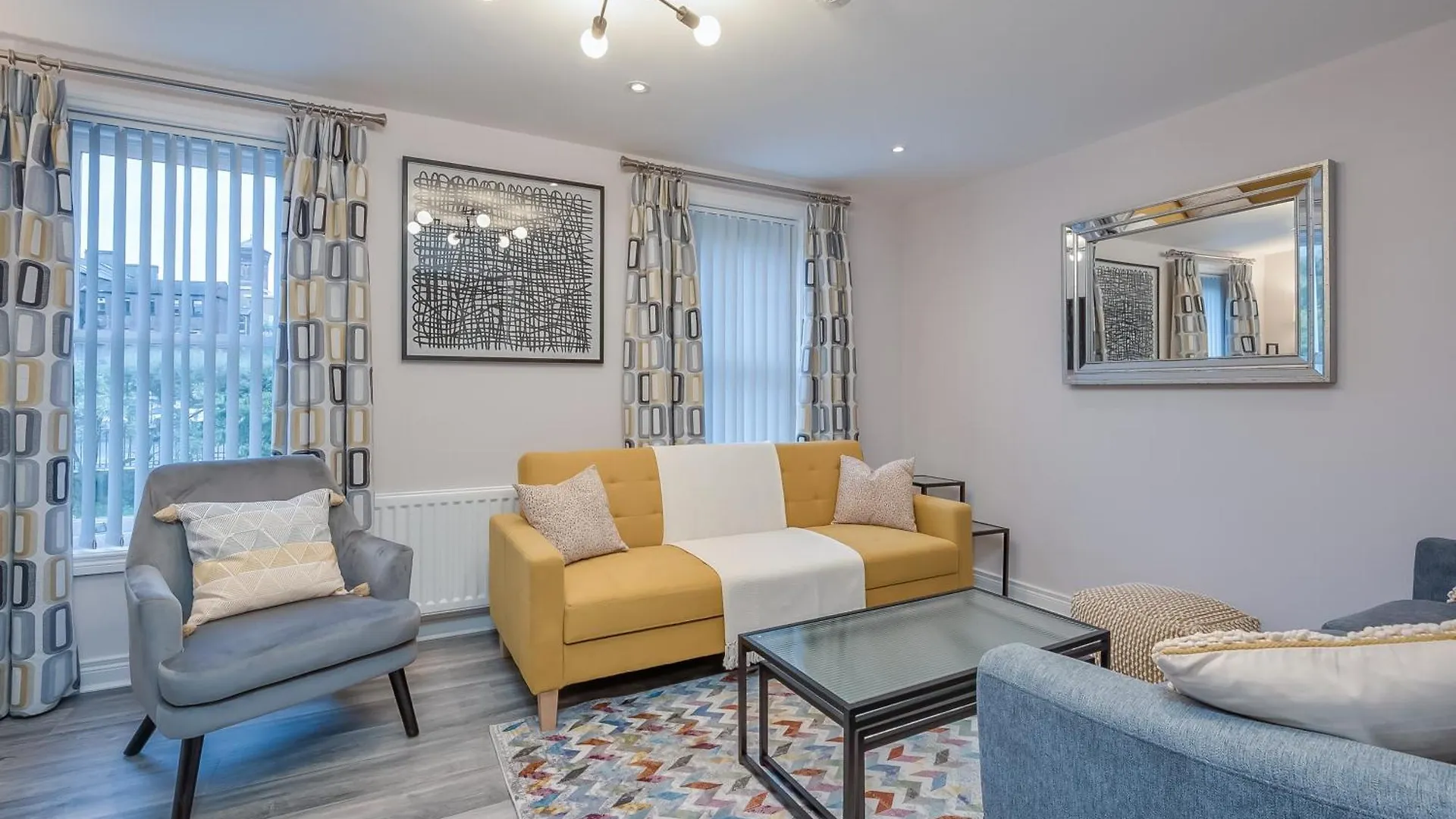 Staybynumbers - Belfast City Centre - 3 Bed, 3 Bathroom & Parking