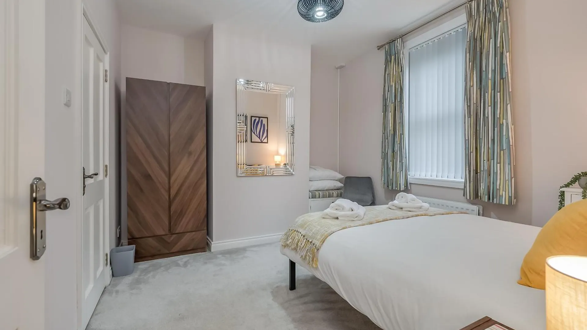 Staybynumbers - Belfast City Centre - 3 Bed, 3 Bathroom & Parking 英国