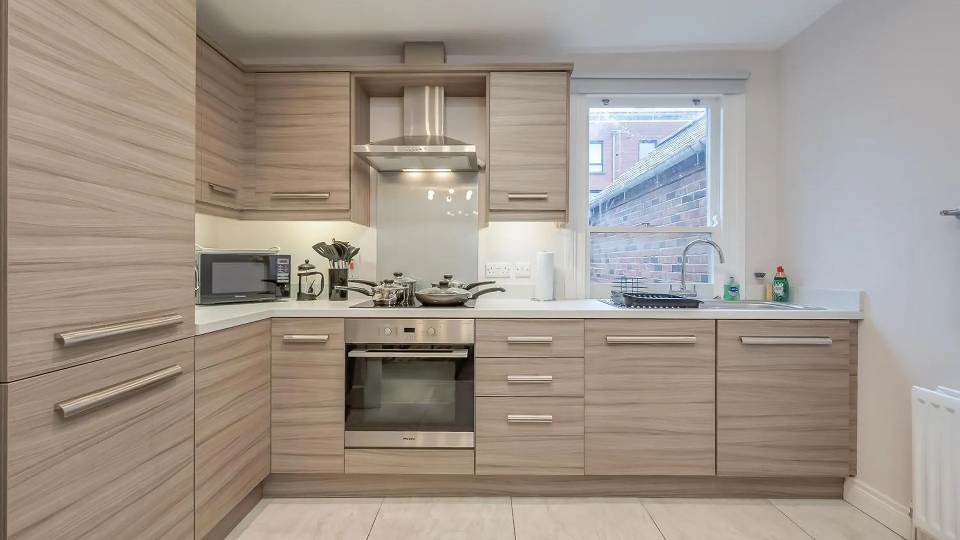 度假居 Staybynumbers - Belfast City Centre - 3 Bed, 3 Bathroom & Parking 英国